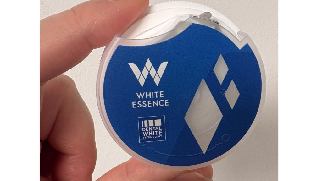 著者が実際に使用しているホワイトエッセンスのフロスの画像